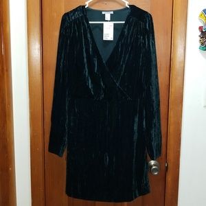 NWT H&M crushed velvet dress